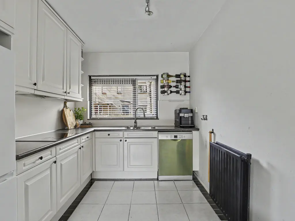 Meranti 220, DORDRECHT