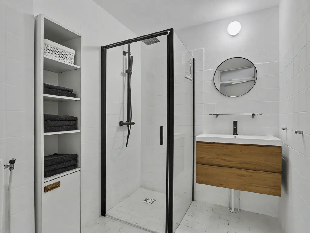 Meranti 220, DORDRECHT