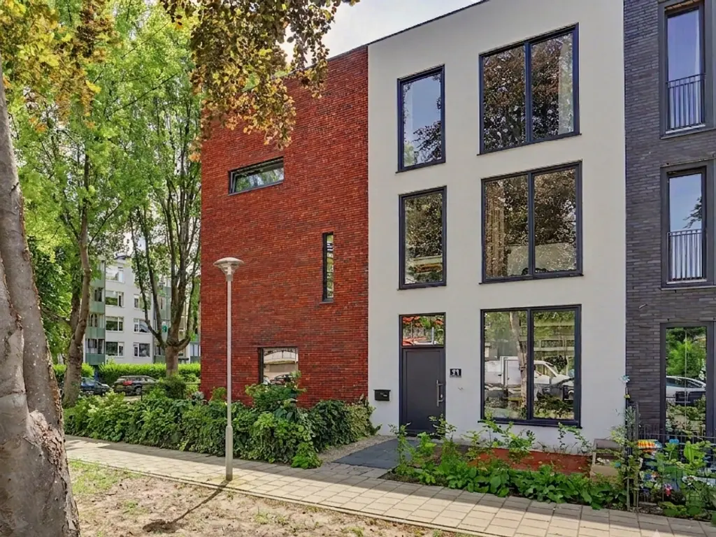 Troelstraweg 11, DORDRECHT