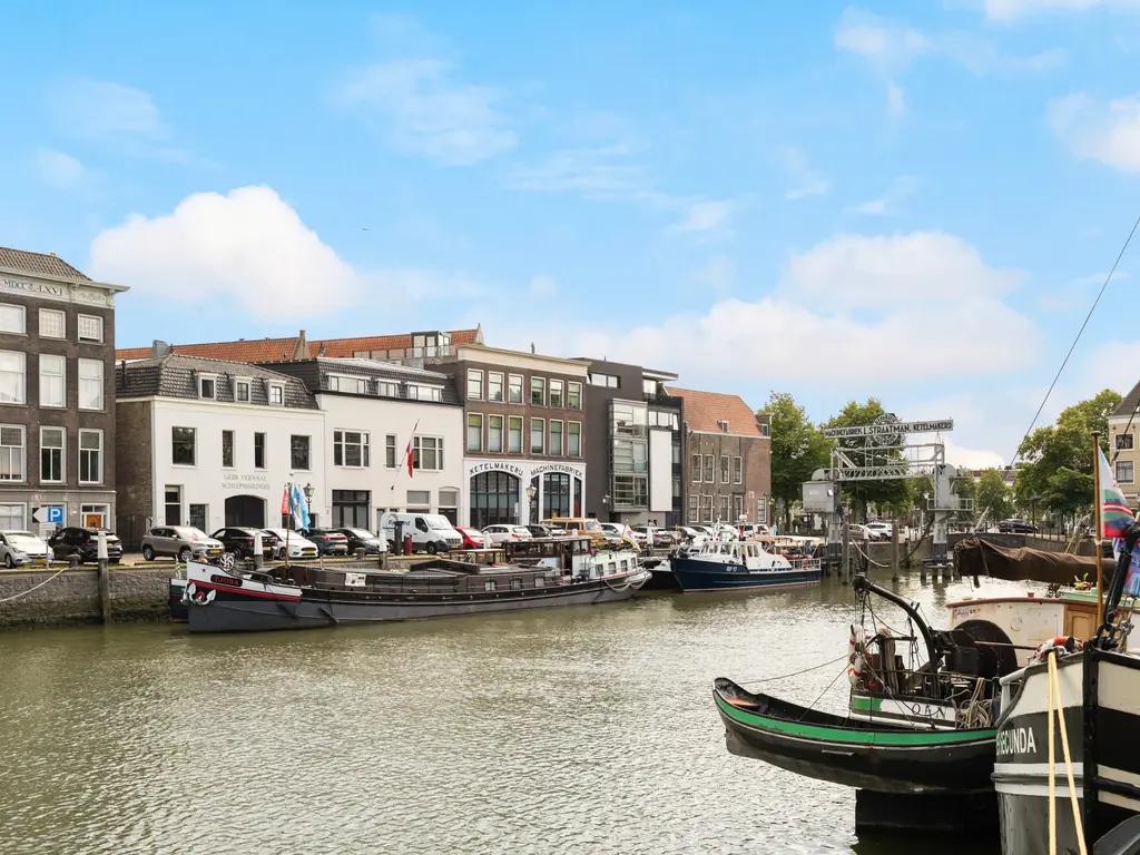 Wolwevershaven 27A, DORDRECHT