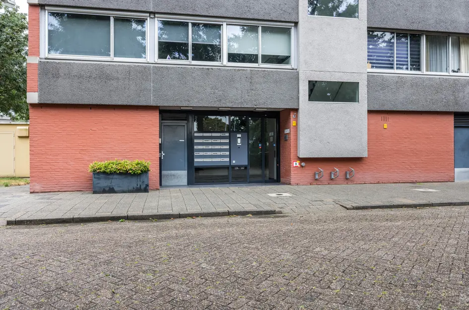 P.J. Oudstraat 148