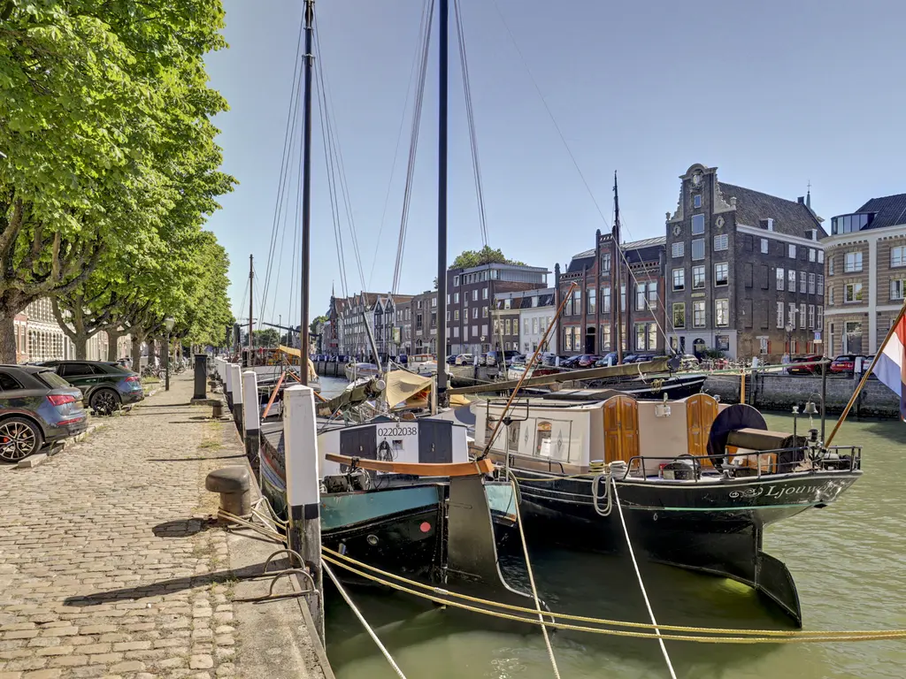 Wolwevershaven 29, DORDRECHT