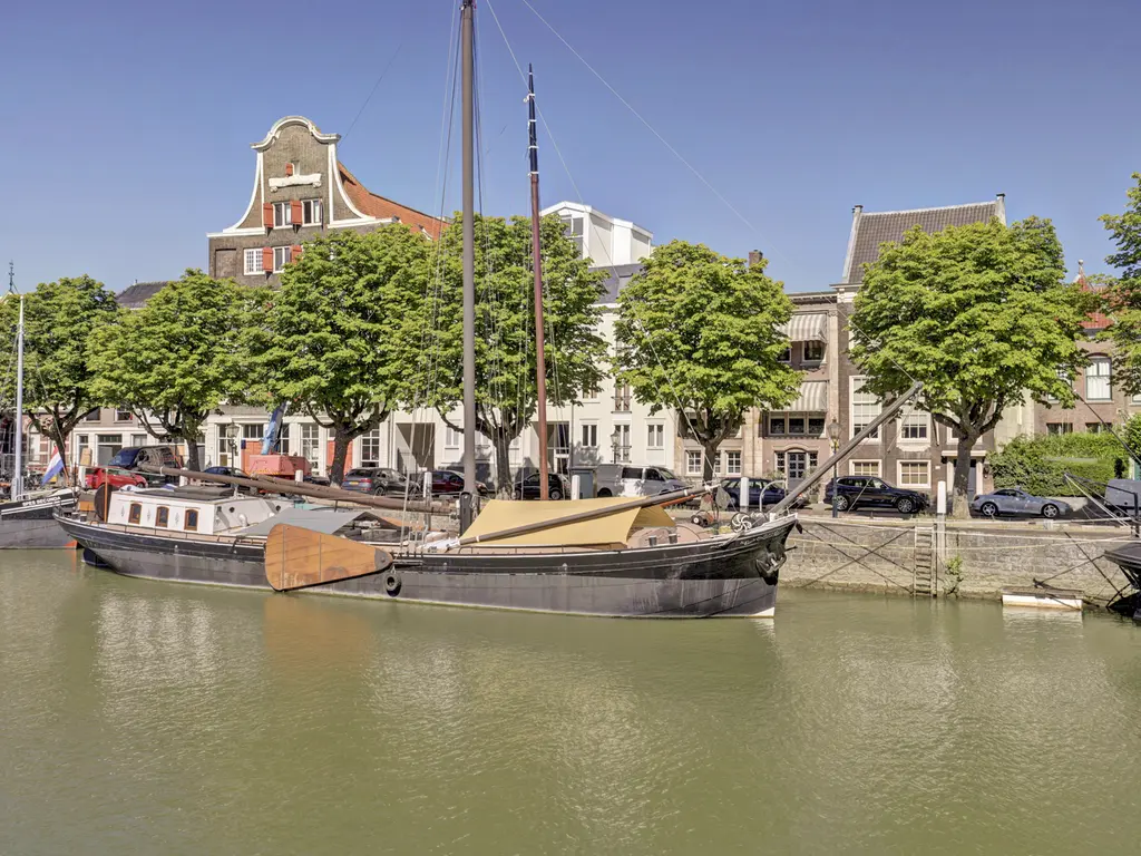 Wolwevershaven 29, DORDRECHT