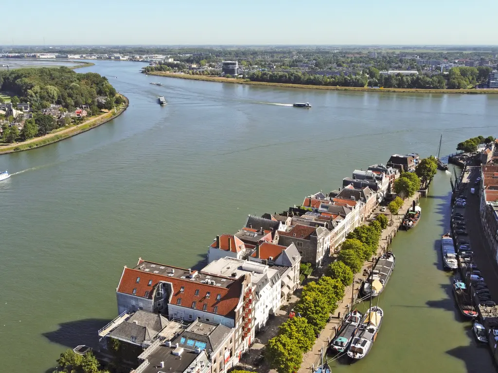 Wolwevershaven 29, DORDRECHT