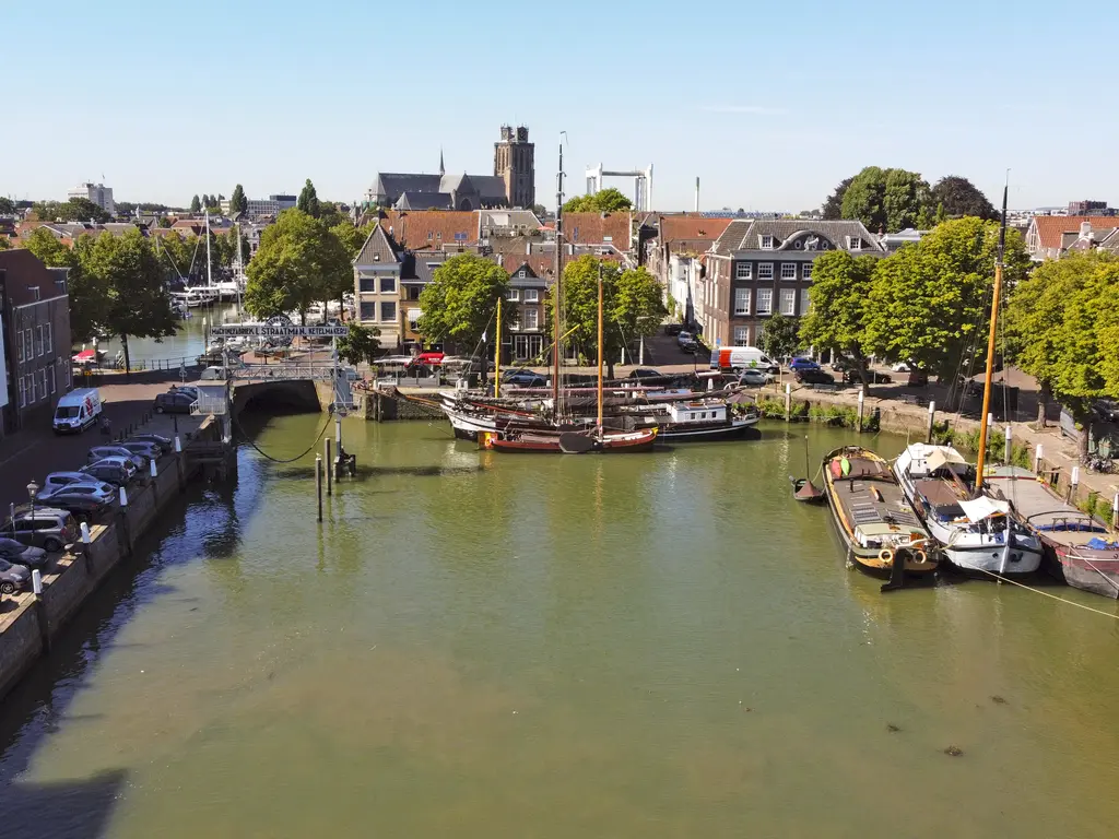 Wolwevershaven 29, DORDRECHT