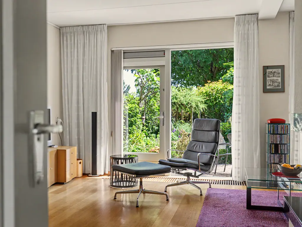 Domela Nieuwenhuisstraat 6, PAPENDRECHT