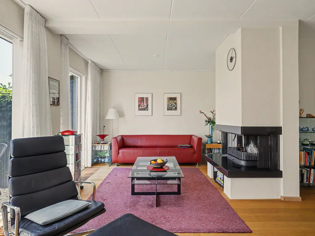 Domela Nieuwenhuisstraat 6, PAPENDRECHT