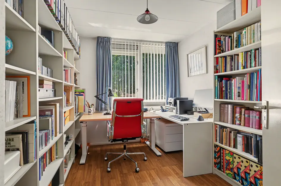 Domela Nieuwenhuisstraat 6