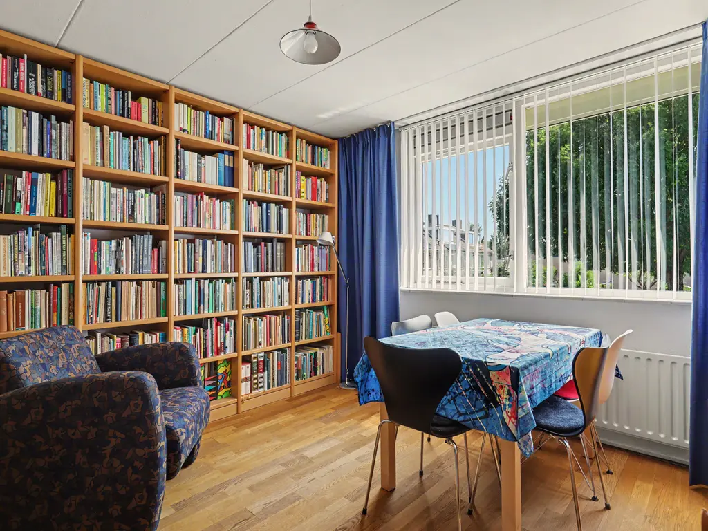 Domela Nieuwenhuisstraat 6, PAPENDRECHT