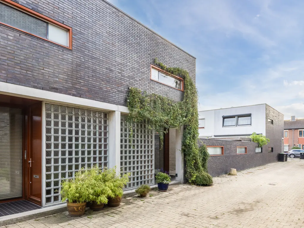 Akoniet 7, PAPENDRECHT