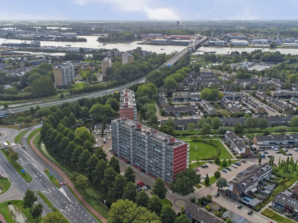 P.J. Oudstraat 74, PAPENDRECHT