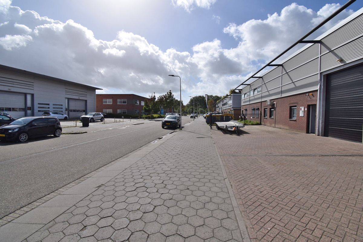 Het Tasveld 9, HENDRIK-IDO-AMBACHT