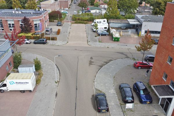 Het Tasveld 9, HENDRIK-IDO-AMBACHT
