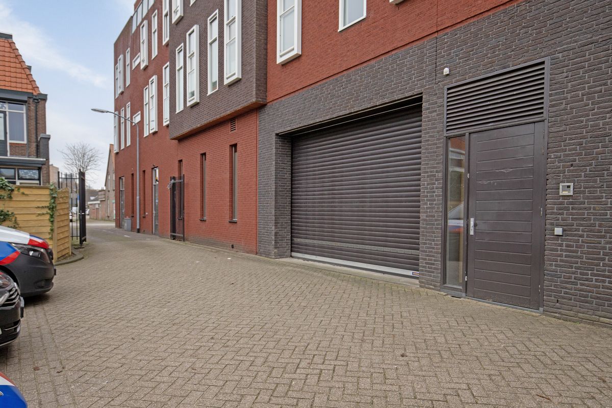 Burgemeester de Bruïnelaan 73, ZWIJNDRECHT