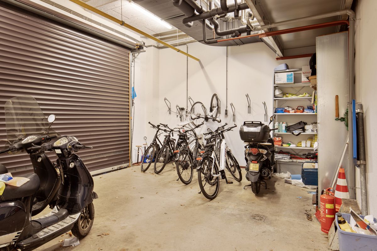 Burgemeester de Bruïnelaan 73, ZWIJNDRECHT