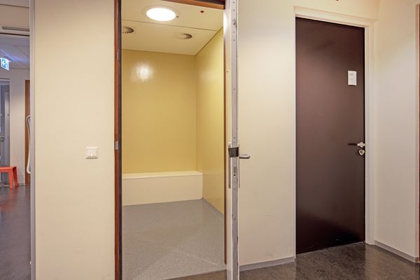 Burgemeester de Bruïnelaan 73, ZWIJNDRECHT