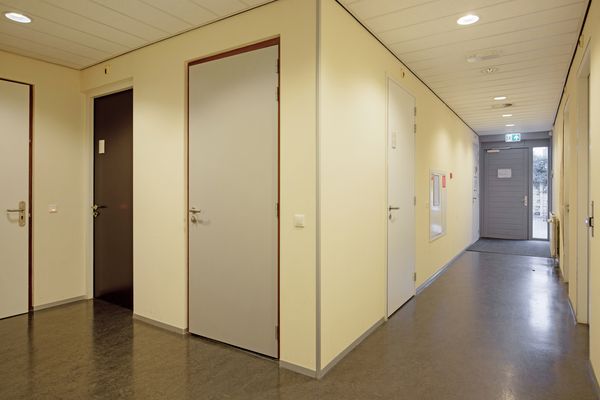 Burgemeester de Bruïnelaan 73, ZWIJNDRECHT