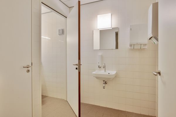 Burgemeester de Bruïnelaan 73, ZWIJNDRECHT