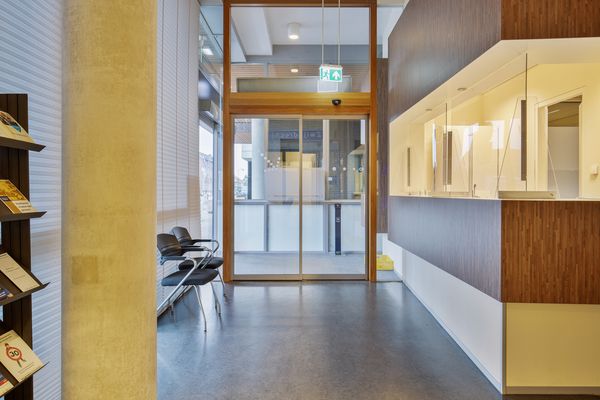 Burgemeester de Bruïnelaan 73, ZWIJNDRECHT