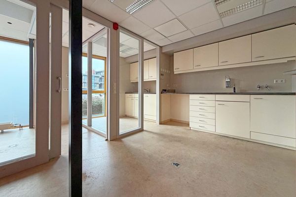 Charley Tooropstraat 24, HENDRIK-IDO-AMBACHT