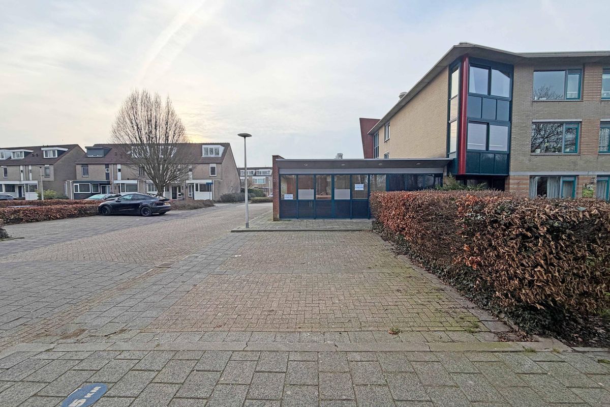 Charley Tooropstraat 24, HENDRIK-IDO-AMBACHT