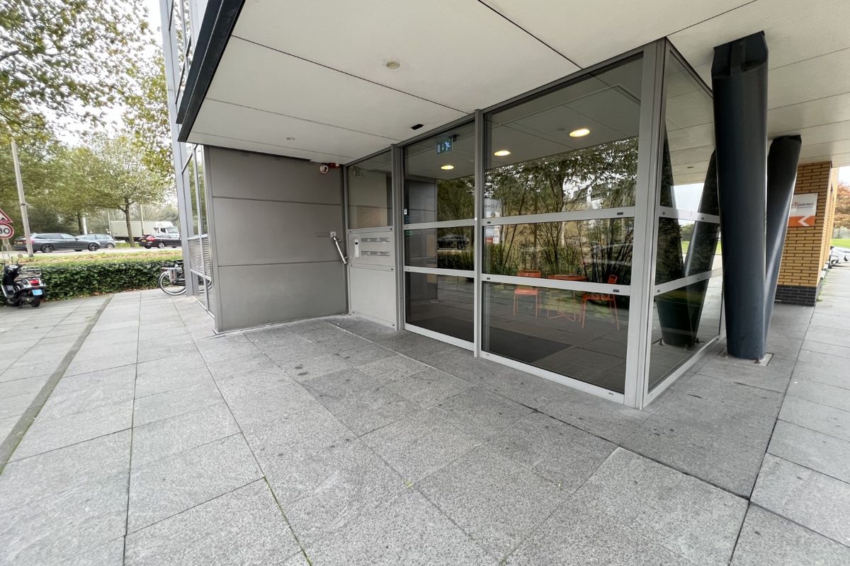 De Veldoven 13, HENDRIK-IDO-AMBACHT