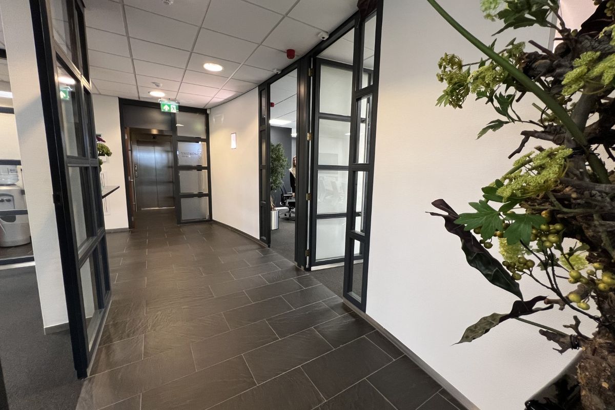 De Veldoven 13, HENDRIK-IDO-AMBACHT