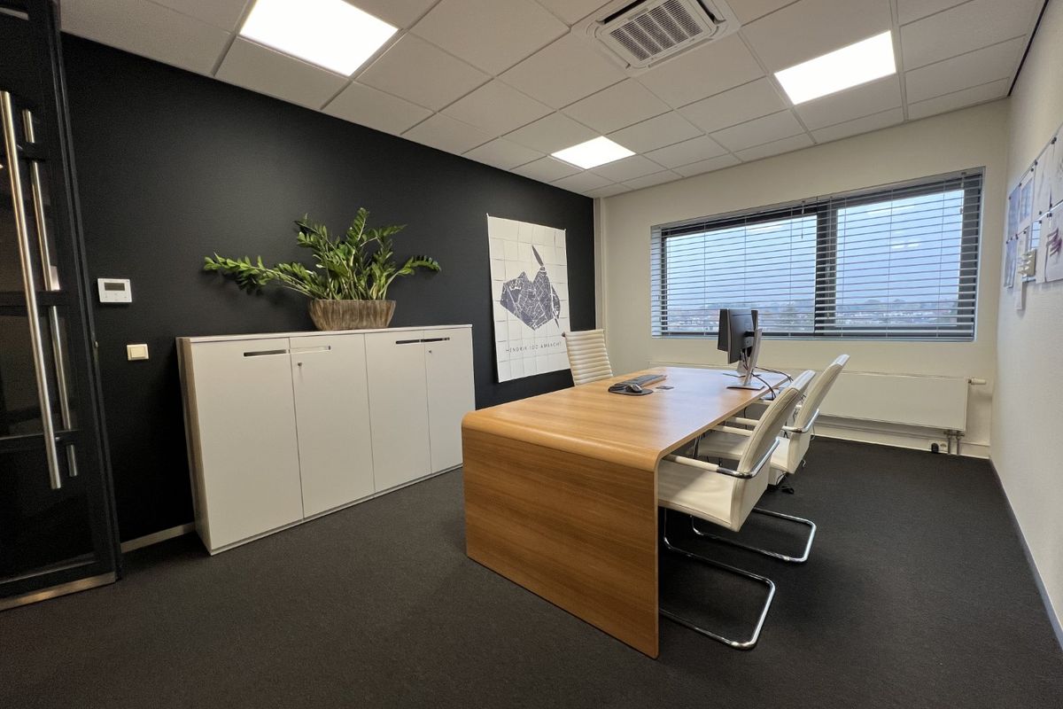 De Veldoven 13, HENDRIK-IDO-AMBACHT