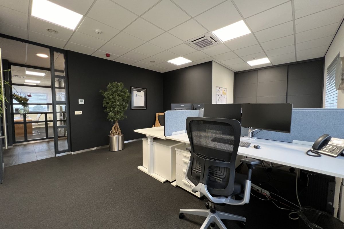 De Veldoven 13, HENDRIK-IDO-AMBACHT