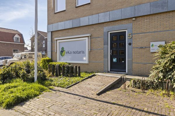 Burgemeester de Bruïnelaan 5, ZWIJNDRECHT