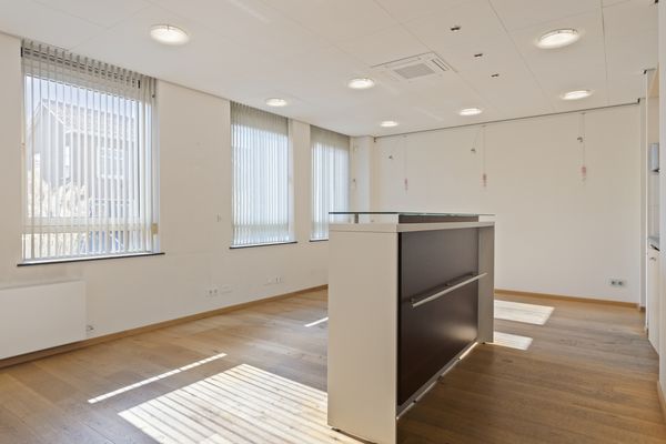 Burgemeester de Bruïnelaan 5, ZWIJNDRECHT