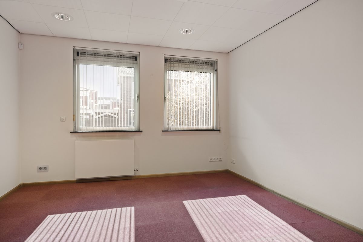 Burgemeester de Bruïnelaan 5, ZWIJNDRECHT