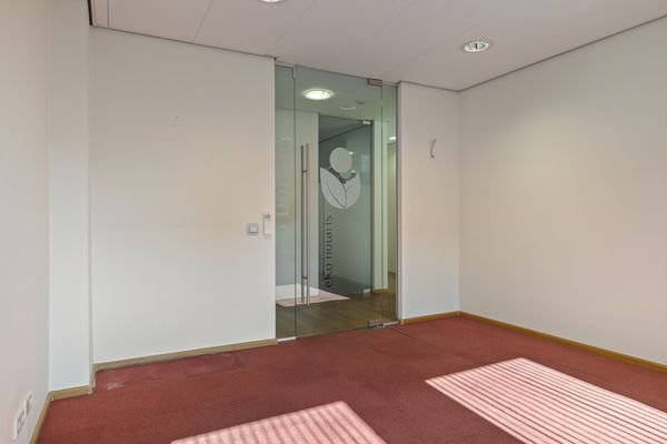 Burgemeester de Bruïnelaan 5, ZWIJNDRECHT