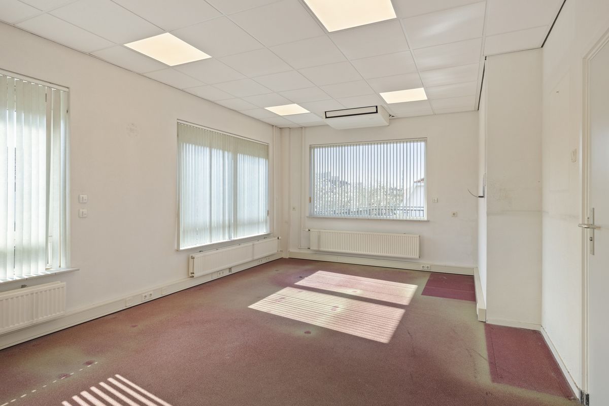 Burgemeester de Bruïnelaan 5, ZWIJNDRECHT