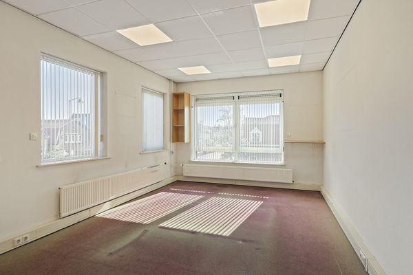 Burgemeester de Bruïnelaan 5, ZWIJNDRECHT