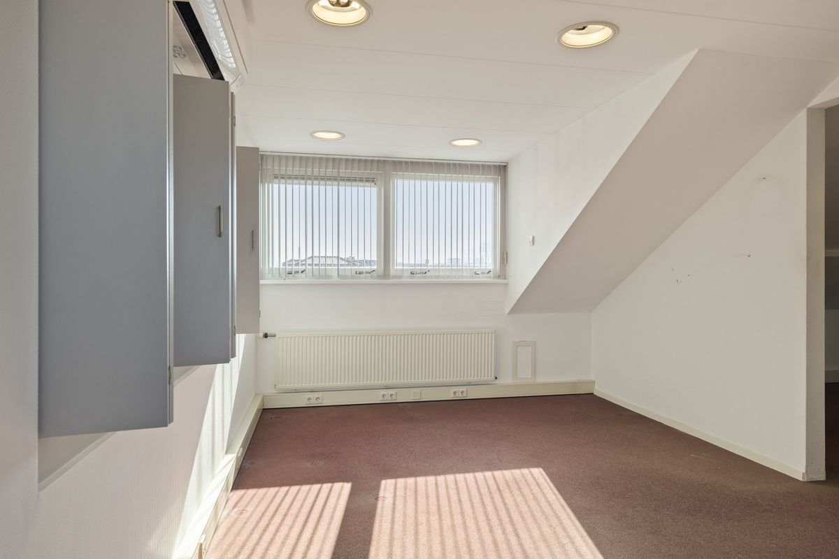 Burgemeester de Bruïnelaan 5, ZWIJNDRECHT