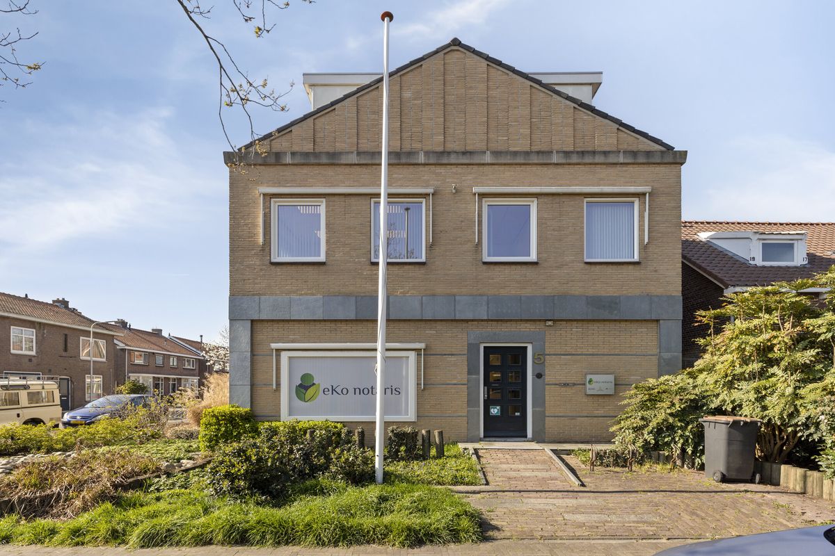 Burgemeester de Bruïnelaan 5, ZWIJNDRECHT