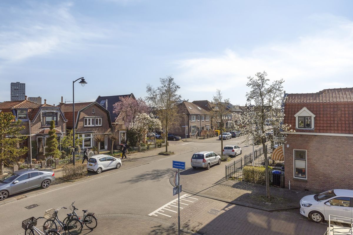 Burgemeester de Bruïnelaan 5, ZWIJNDRECHT