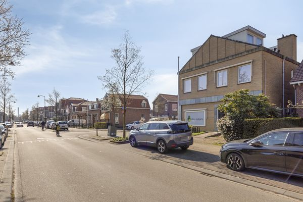 Burgemeester de Bruïnelaan 5, ZWIJNDRECHT