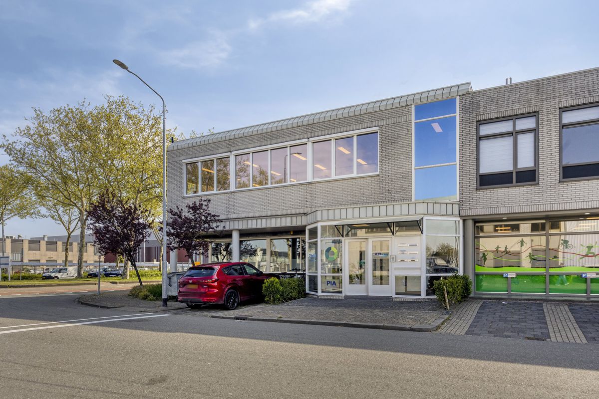 Madame Curiestraat 2, DORDRECHT