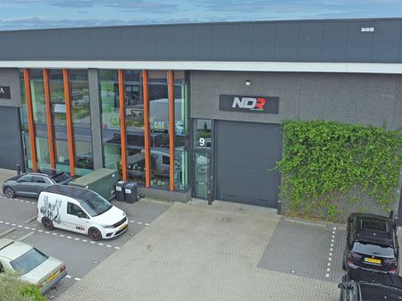 De Wadi 9, HENDRIK-IDO-AMBACHT