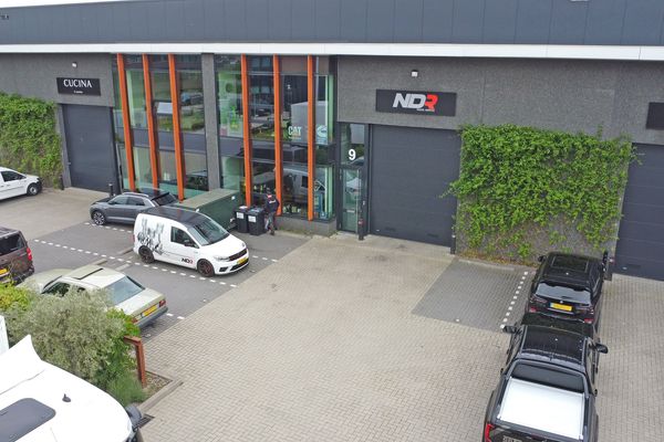 De Wadi 9, HENDRIK-IDO-AMBACHT