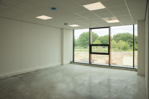 De Wadi 9, HENDRIK-IDO-AMBACHT