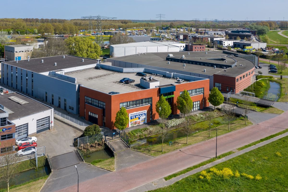 Van Hennaertweg 6, ALBLASSERDAM
