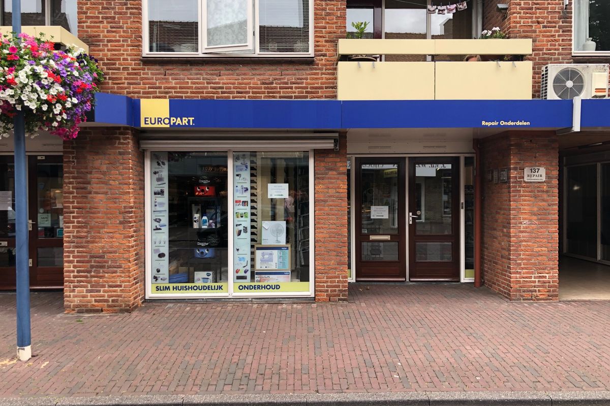 Dam 137, ALBLASSERDAM