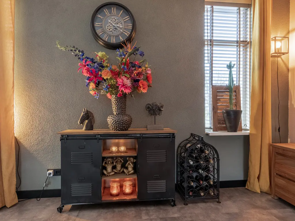 Meidoornlaan 4, NIEUWE PEKELA