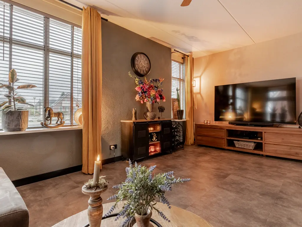 Meidoornlaan 4, NIEUWE PEKELA