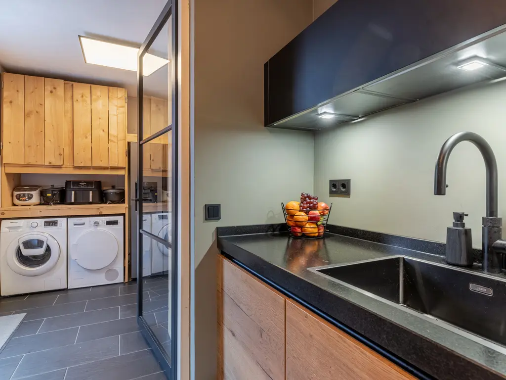 Meidoornlaan 4, NIEUWE PEKELA