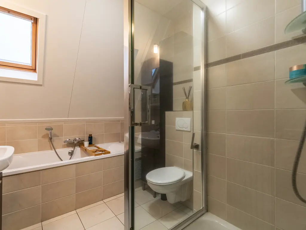 Meidoornlaan 4, NIEUWE PEKELA