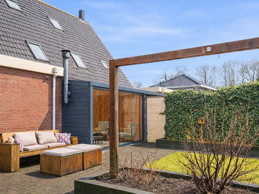 Meidoornlaan 4, NIEUWE PEKELA